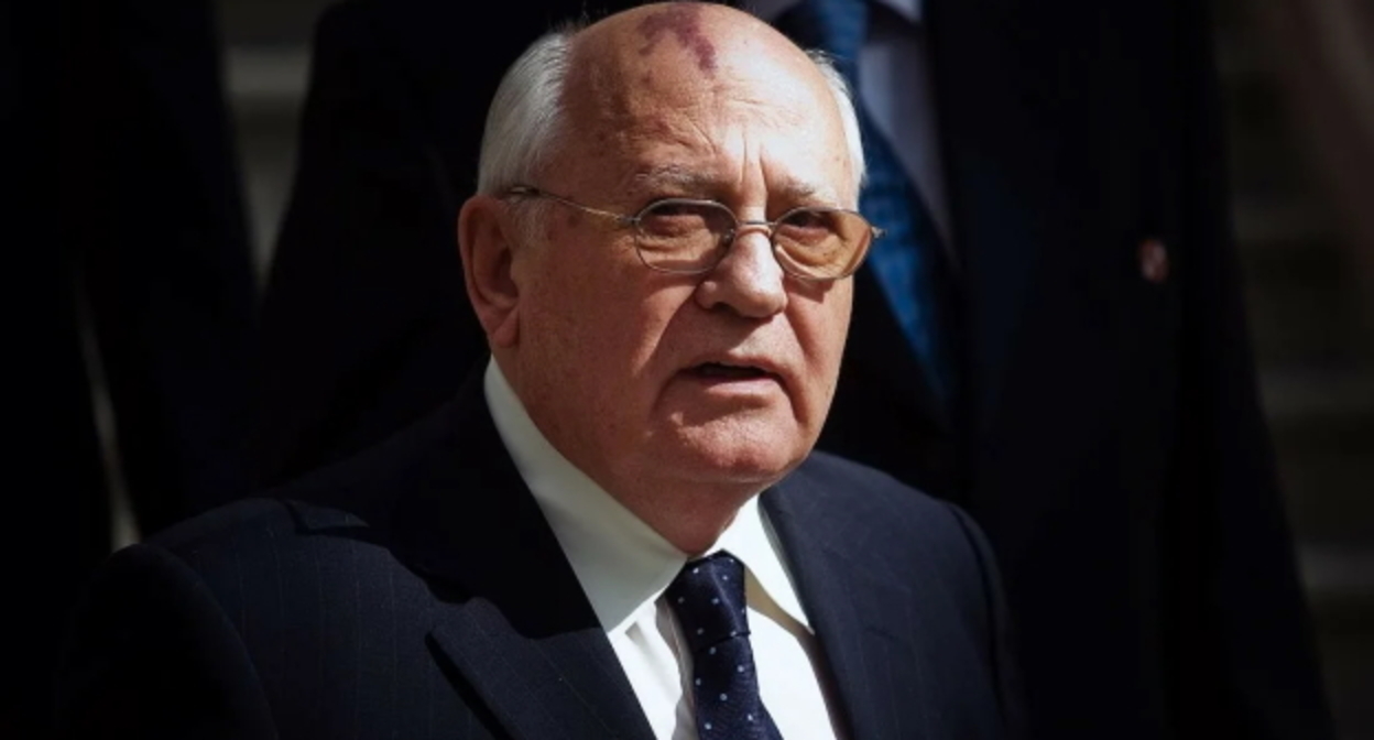 Михаил Горбачев. Фото: https://ru.wikipedia.org/wiki/%D0%93%D0%BE%D1%80%D0%B1%D0%B0%D1%87%D1%91%D0%B2,_%D0%9C%D0%B8%D1%85%D0%B0%D0%B8%D0%BB_%D0%A1%D0%B5%D1%80%D0%B3%D0%B5%D0%B5%D0%B2%D0%B8%D1%87