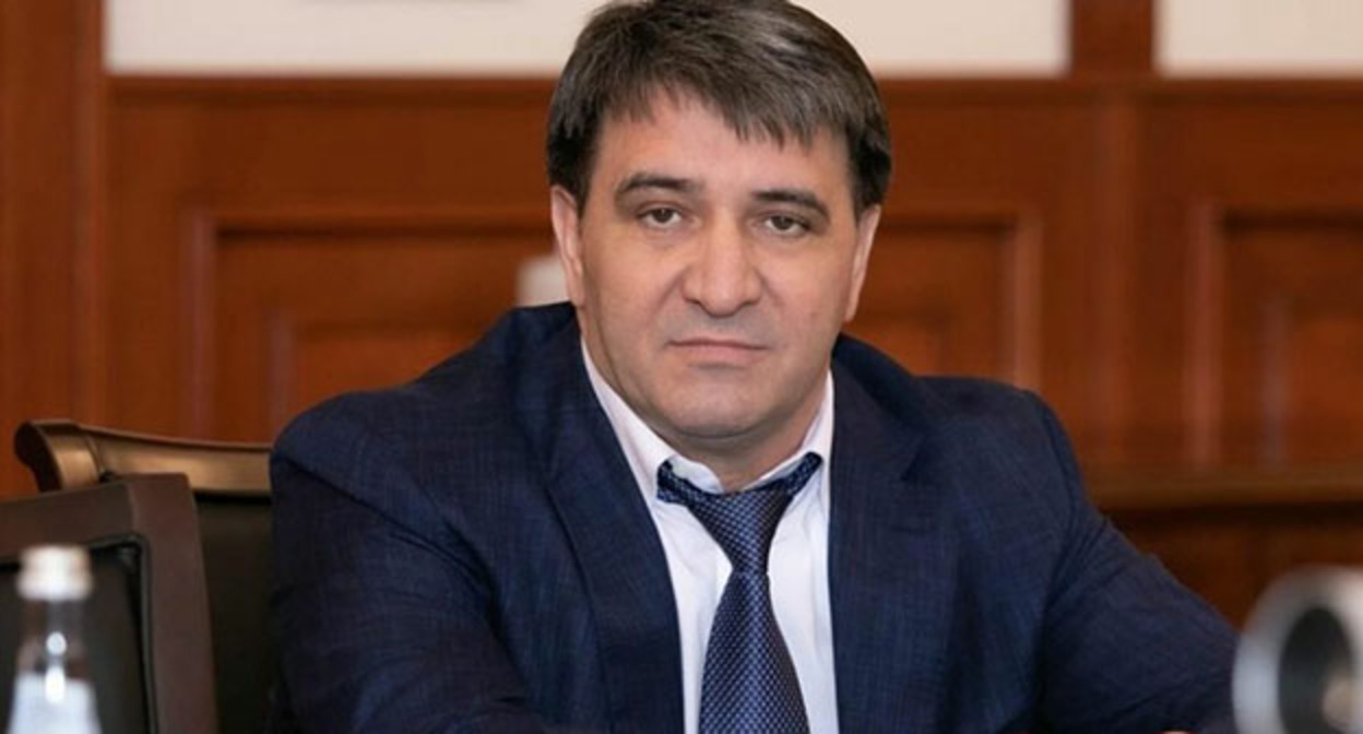 Юсуп Умавов. Фото: https://www.khasrayon.ru/novosti/dzhambulat-salavov-nagrazhden-znakom-poc.html